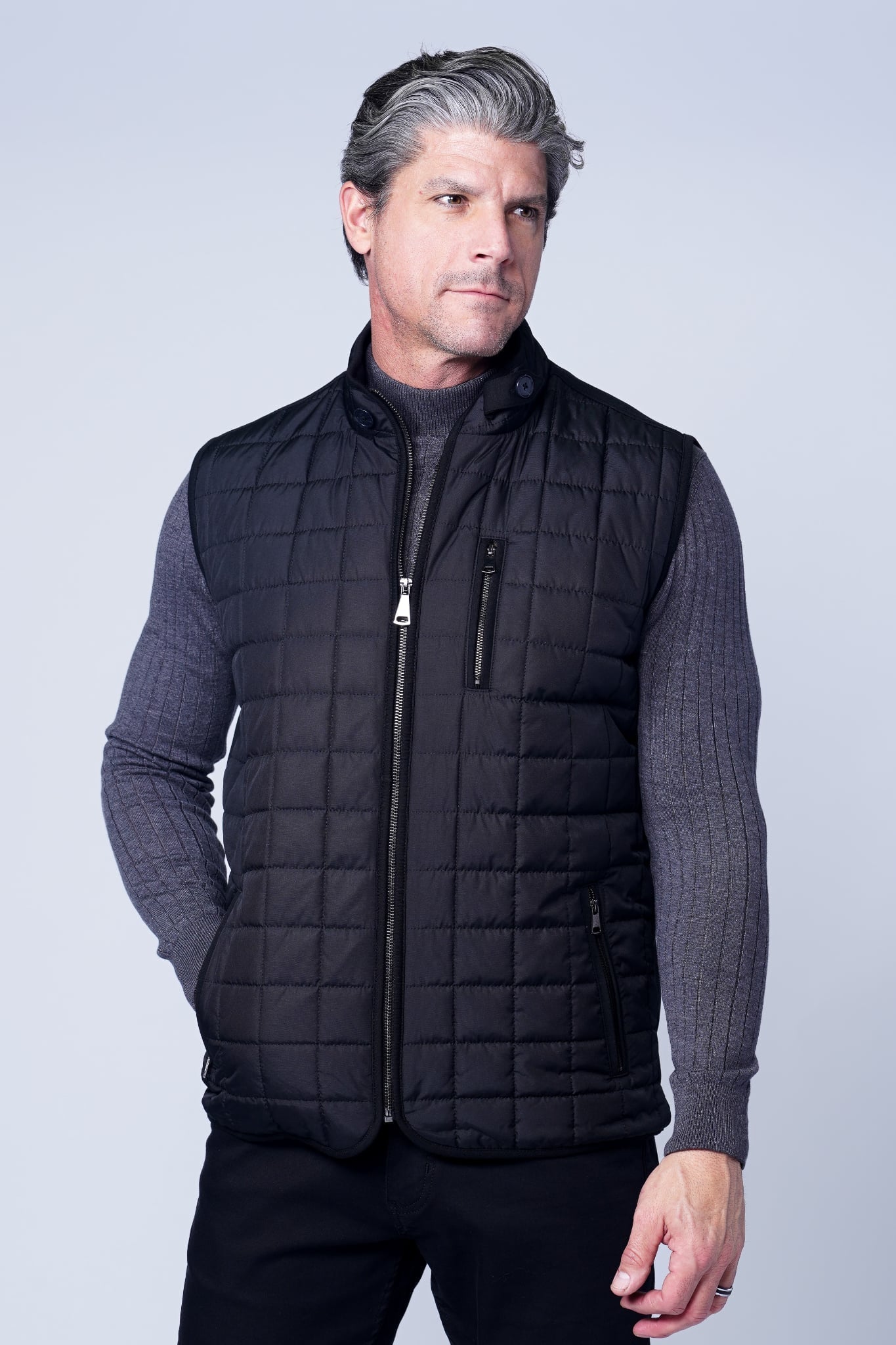 TRENTON VEST IN BLACK - 7 Downie St.®